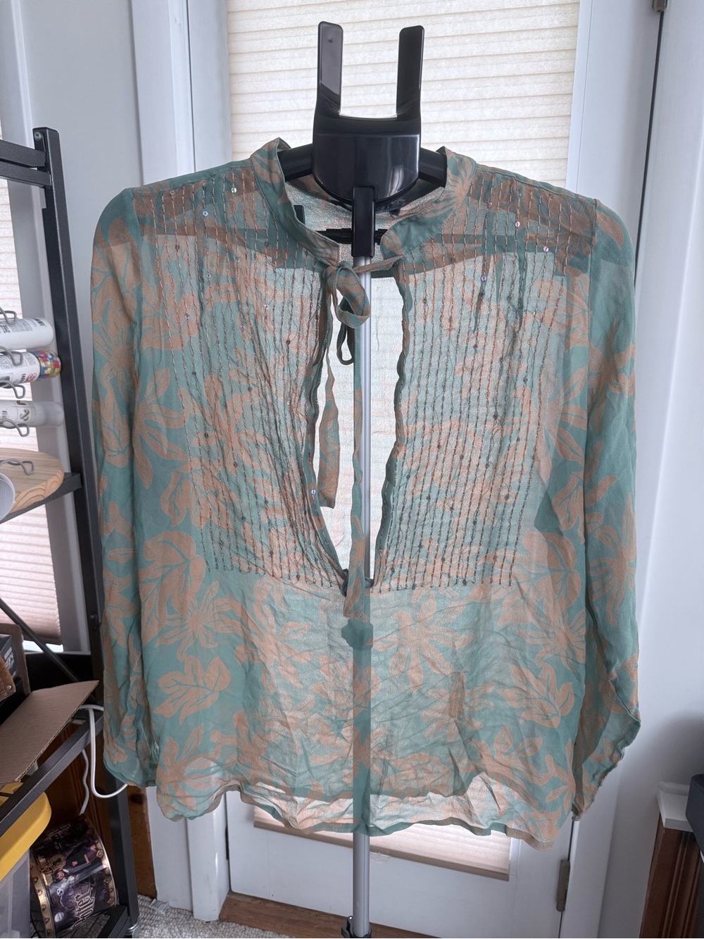 Basque Sheer Tie-Neck Floral Blouse L Sage & Beige/brown 100% silk sequin detail